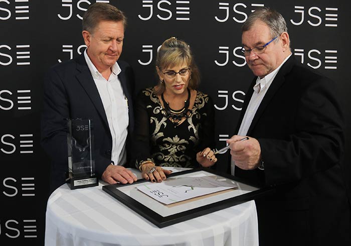 From left to right: Robin Smith, Group Financial & Commercial Director, Libstar Holdings; Donna Nemer, Director: Capitals Markets, JSE and Andries van Rensburg, CEO, Libstar Holdings.